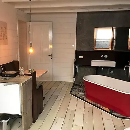 De Petrakerk Bed & Breakfast 3*