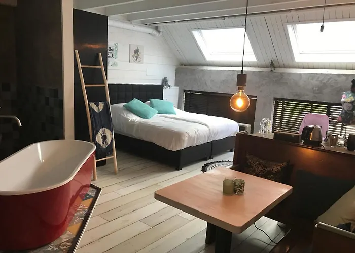 De Petrakerk Oda ve Kahvaltı 4*